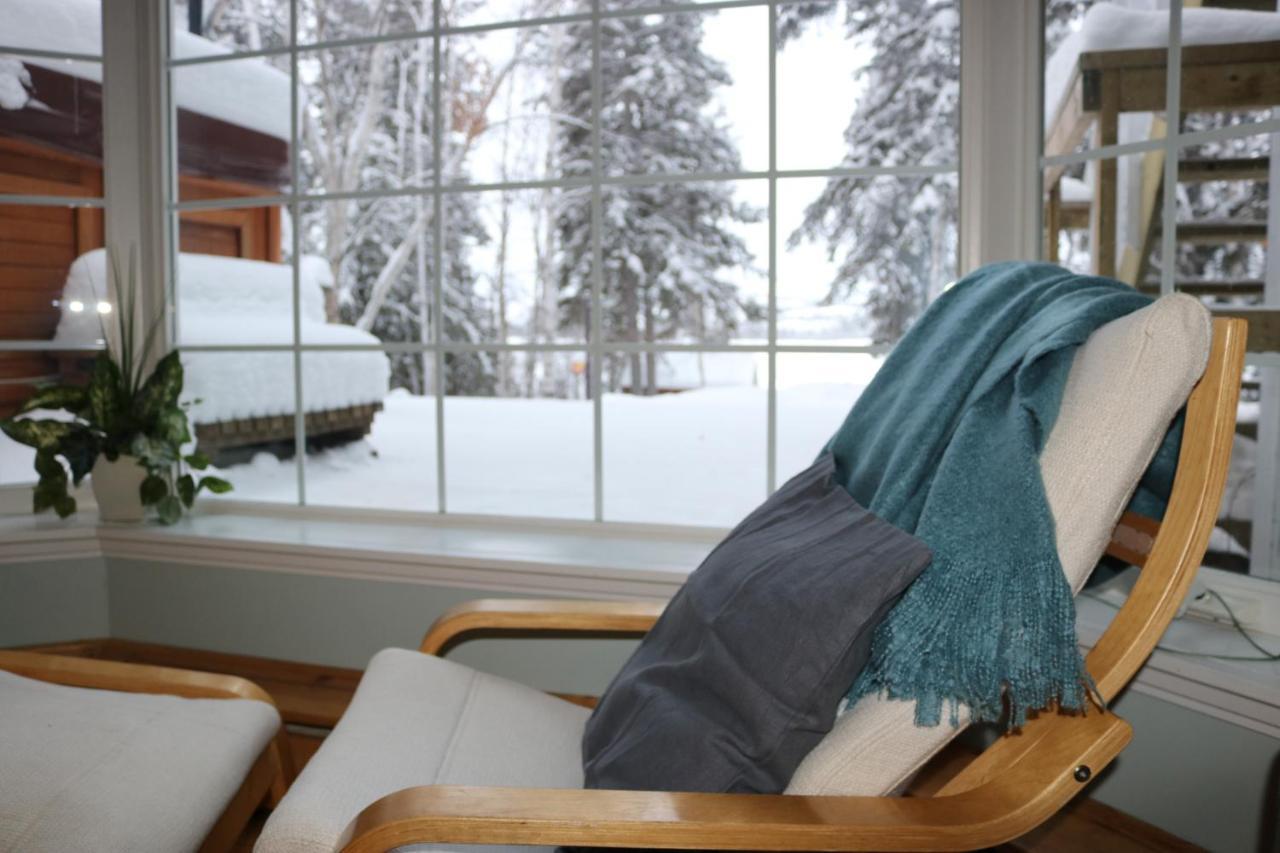 Great Slave Lakeside Bed & Breakfast Yellowknife Exterior photo