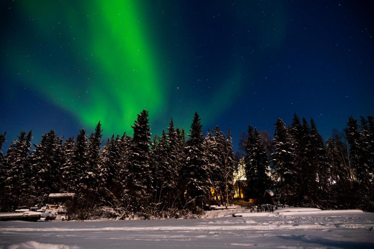 Great Slave Lakeside Bed & Breakfast Yellowknife Exterior photo
